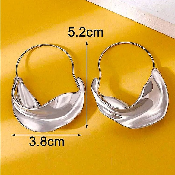 Silver Geometric Dangle Irregular Drop Earrings - Picture 5 of 5